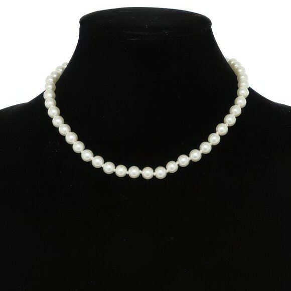 White Pearlescent Pearl Beaded Necklace - Picture 1 of 2